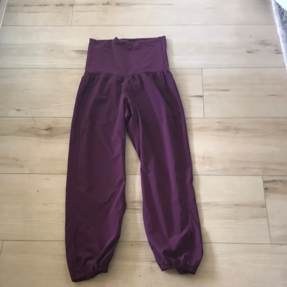 Lululemon Om Pants, dark maroon, high rise, size 4, preowned, excellent conditio